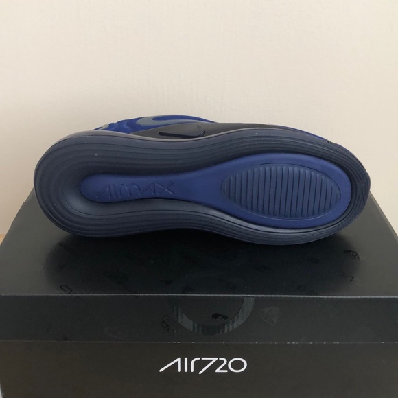‼️SOLD‼️💙💙NIKE AIR MAX 720 SNEAKERS💙💙 - Picture 6 of 7